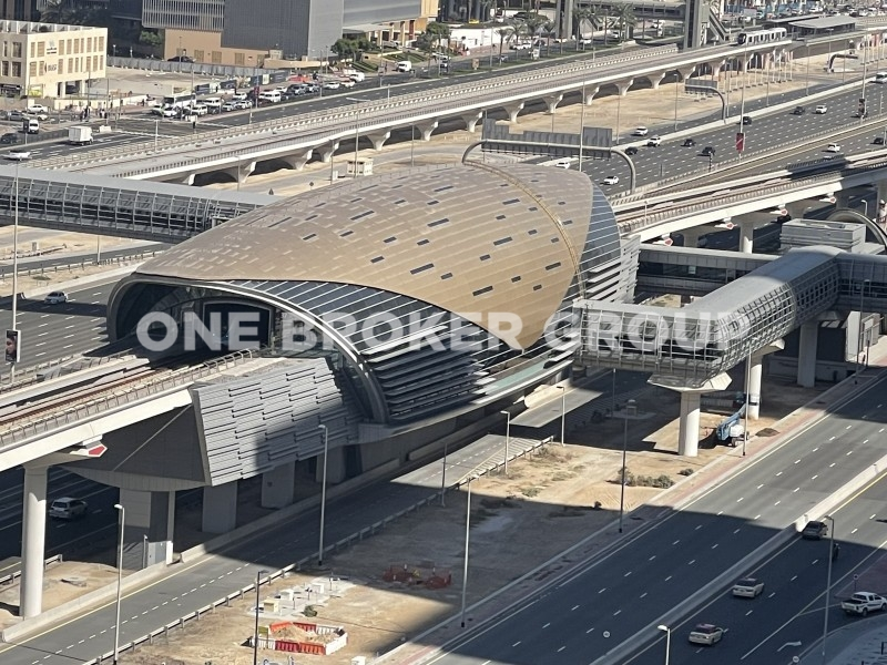 Retail Space for Rent in Jumeirah Lake Towers, Dubai-pic_2